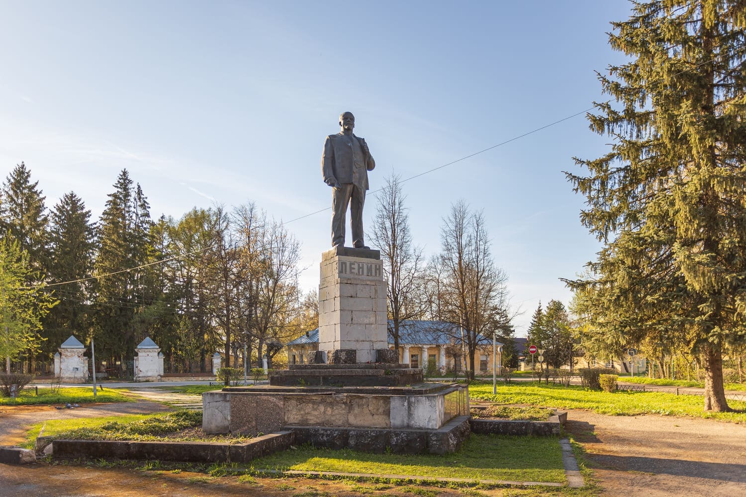 Памятник В. И. Ленину в Торжке